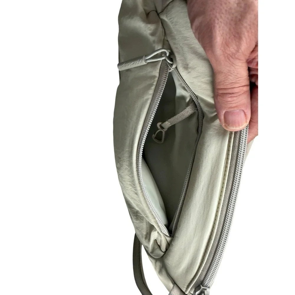 HURLEY‎ Sling Backpack Crossbody One Size Light Gray Nylon WA7409